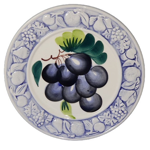Elegant Vintage Italian Collector's Plate Adorned with Grapes and Fig Leaf Motif - Picture 2 of 3